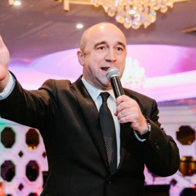 MC GEORGE KAPINIARIS
